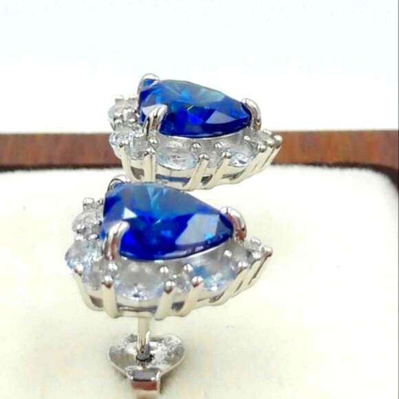 5 carat Blue Sapphire Light Blue Spinel Heart Cut Luxury Stud Earrings - Picture 4 of 10